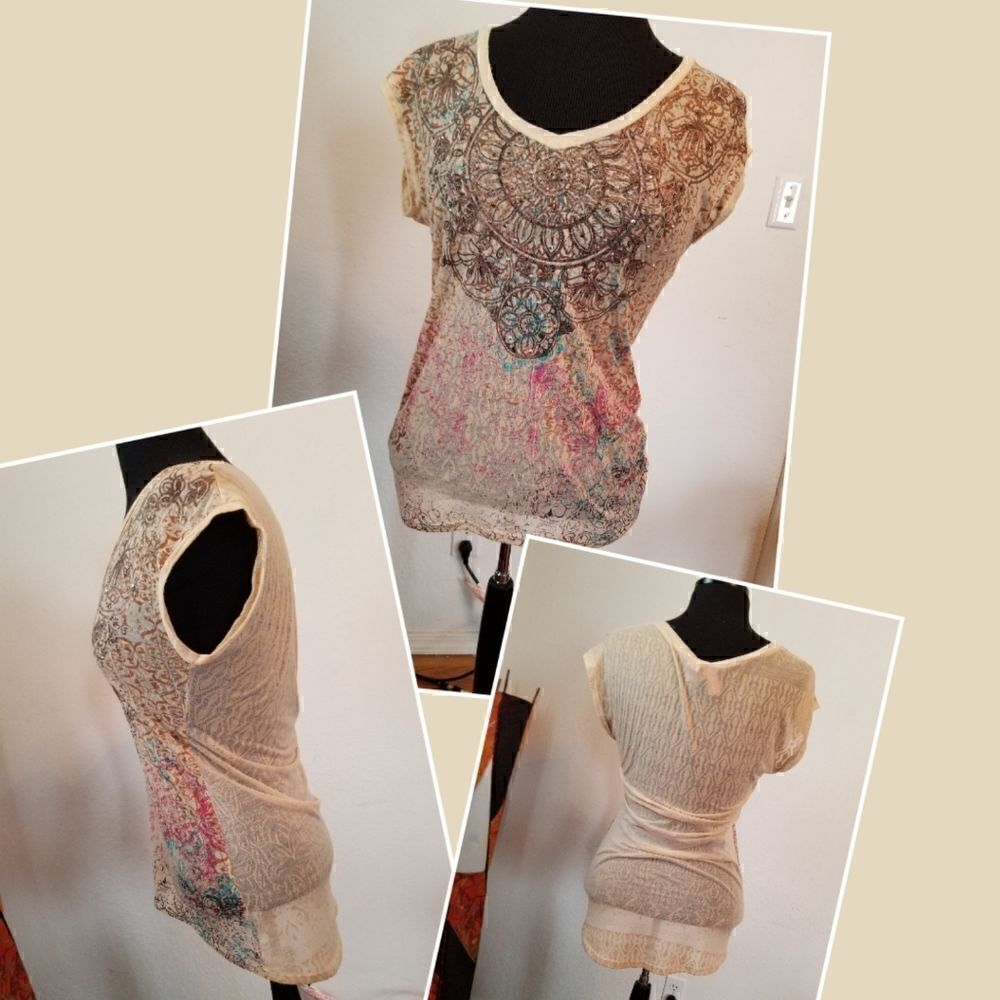 💕Love On A Hanger  short sleeve tee size small